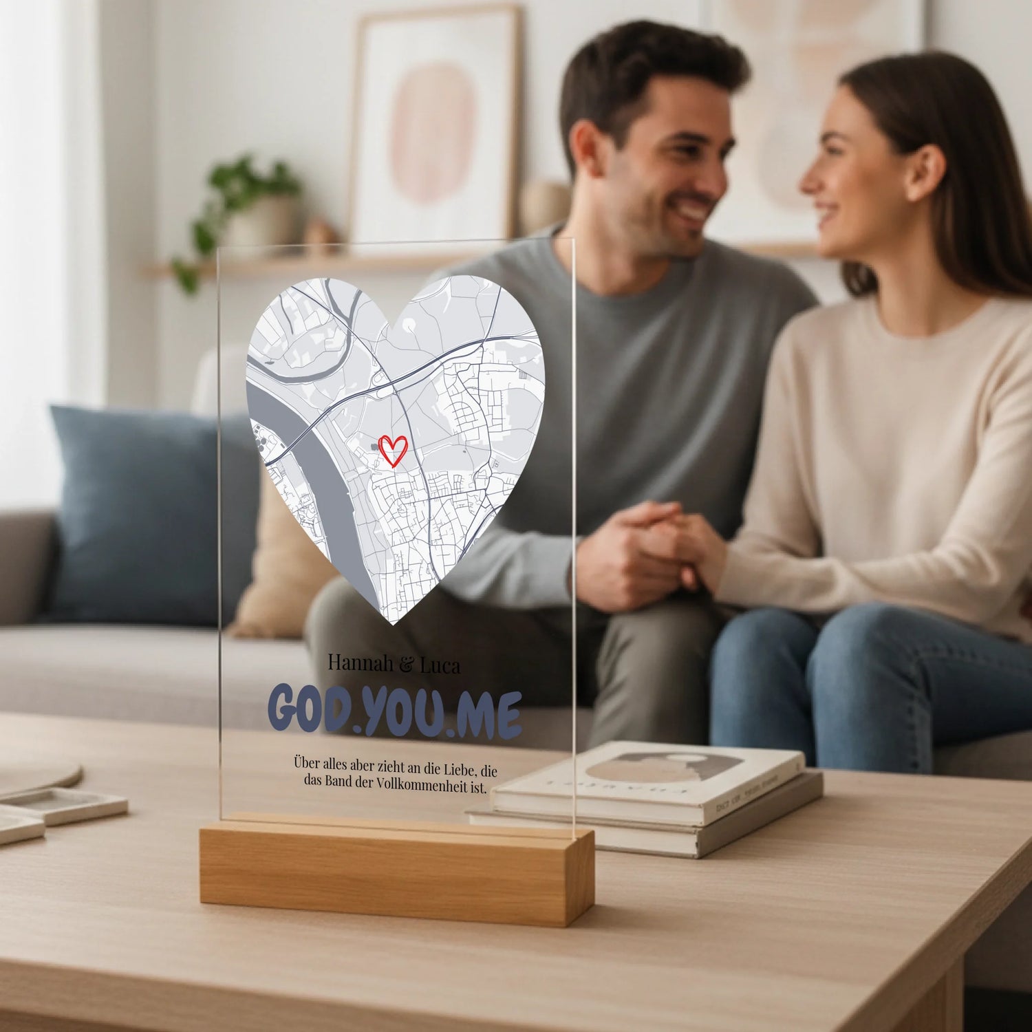 Personalisierter Acrylaufsteller mit Holzsockel, christliche Deko und Geschenkidee, stilvoll für Ehepaare Paare