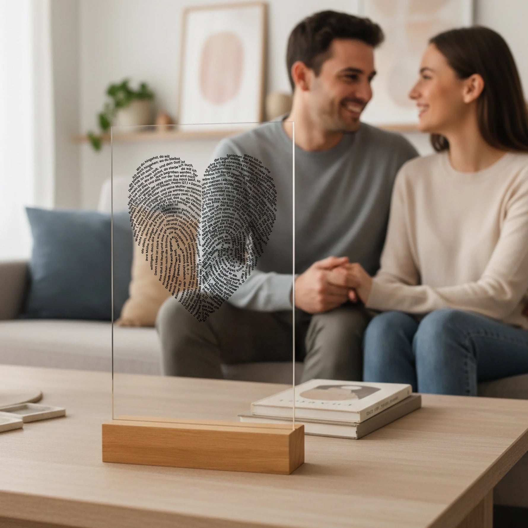 Personalisierter Acrylaufsteller mit Holzsockel, christliche Deko und Geschenkidee, stilvoll für Ehepaare Paare