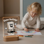 Mädchen malt neben Personalisierten LED Nachtlicht Christliche Deko und Geschenk Kinderzimmer Junge spielt Autos