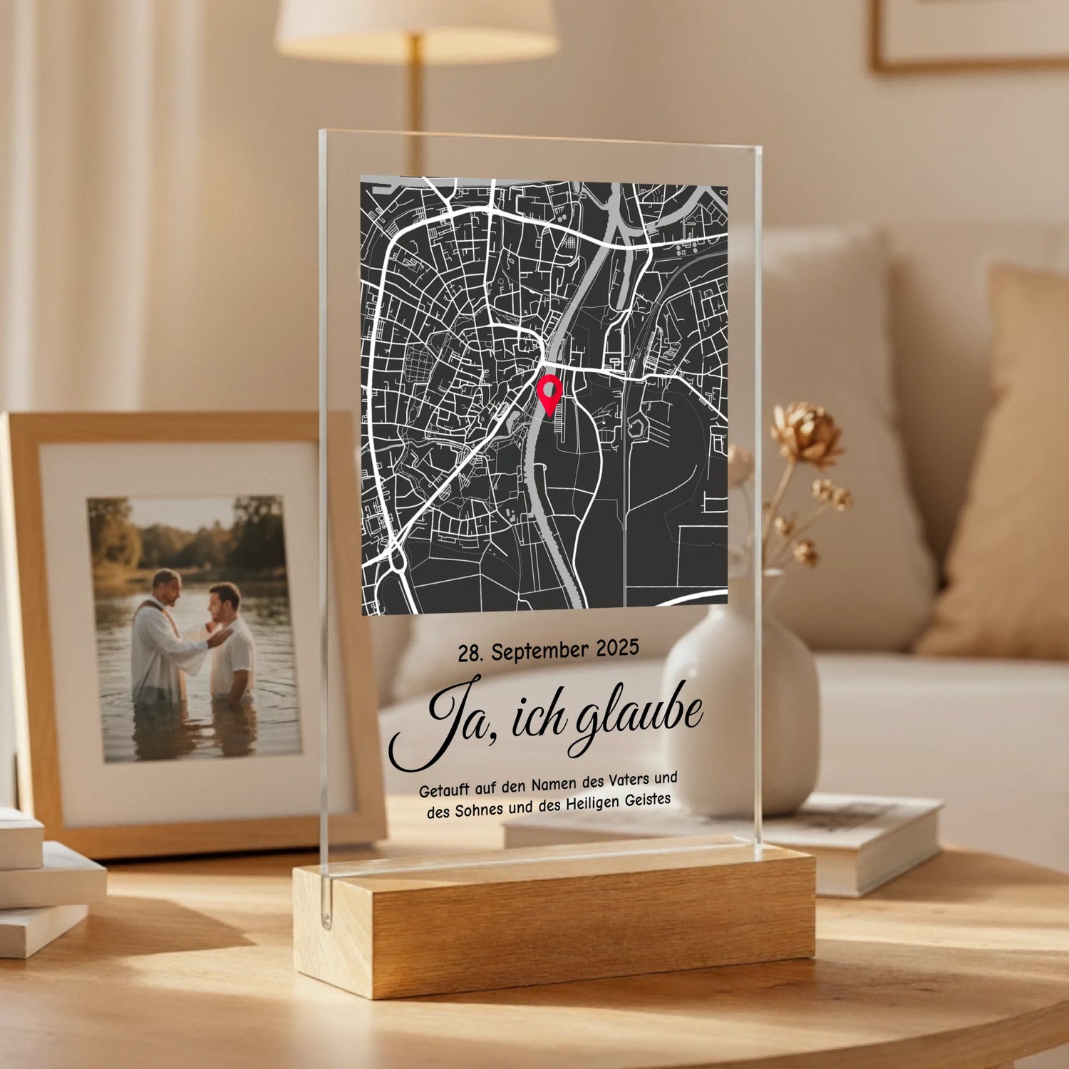 Personalisierter Acrylaufsteller mit Holzsockel, christliche Deko und Geschenkidee, stilvoll als Taufgeschenk
