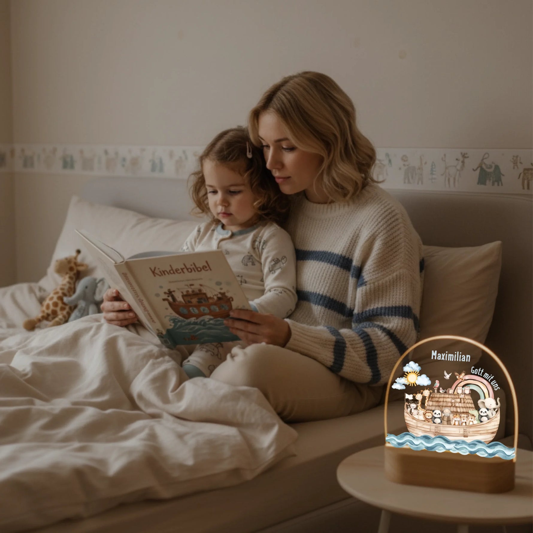 Personalisiertes LED Nachtlicht Christliche Deko und Geschenk Mutter liest Bibel vor