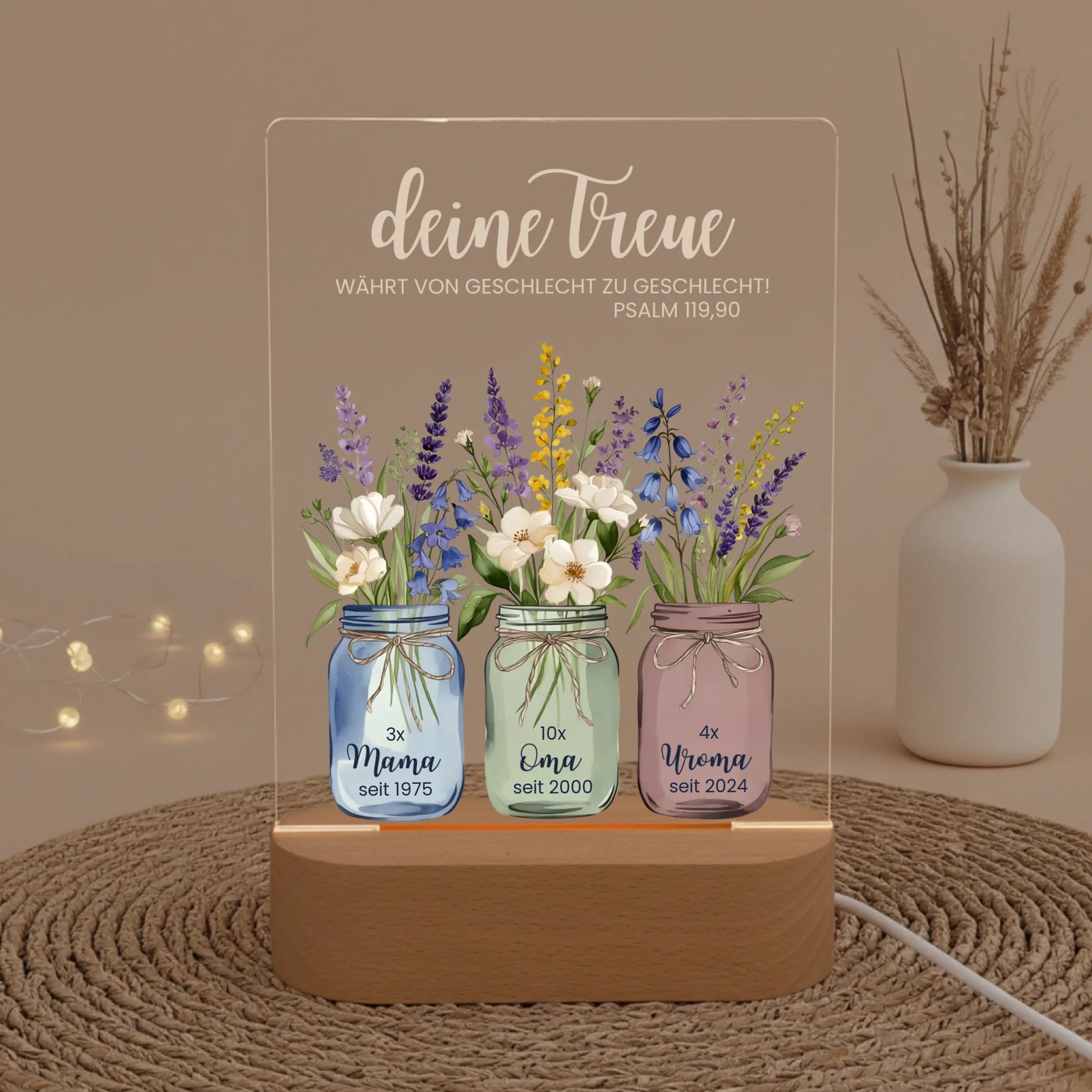 Personalisiertes LED Nachtlicht Christliche Deko und Geschenk neben Vase mit Blumen