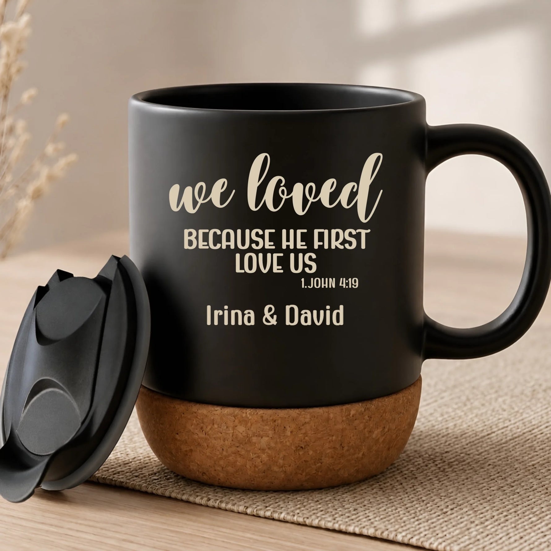 Keramiktasse mit Kork und Deckel
